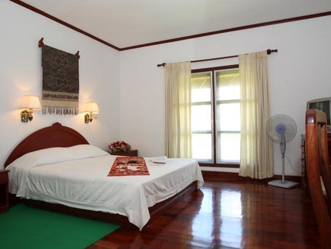 Geheimnisvolle Ebene der Tonkrüge und Vang Vieng - WORLD INSIGHT